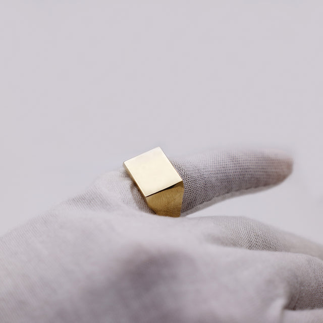Classic Signet Square